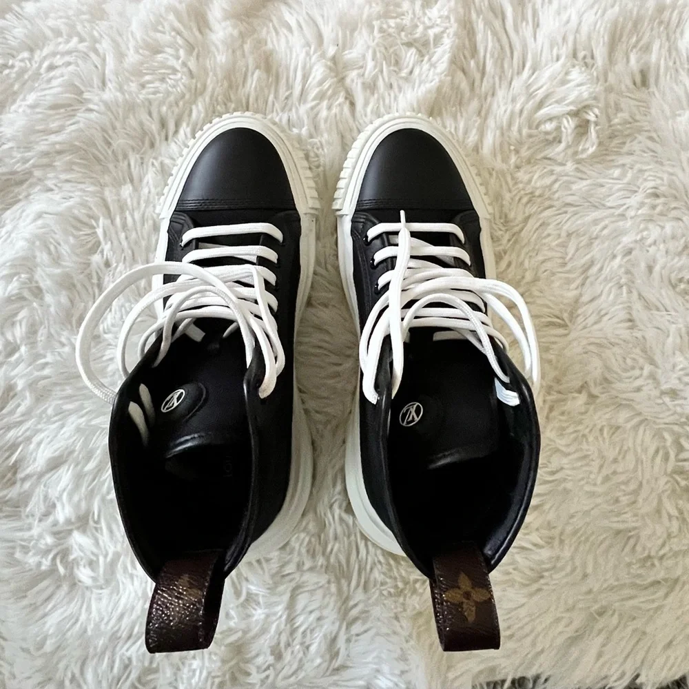 Louis Vuitton Squad Sneaker Boot - Picture 4 of 4